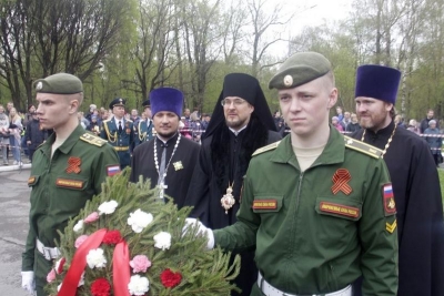 В День Победы епископ Флавиан принял участие в митинге на мемориальном кладбище Череповца