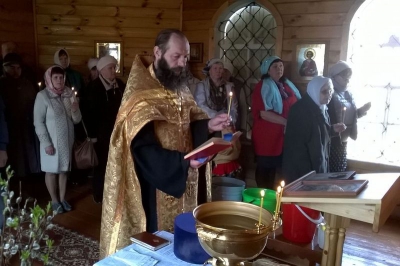 В часовне Святителя Николая деревни Малые Озерки состоялся молебен