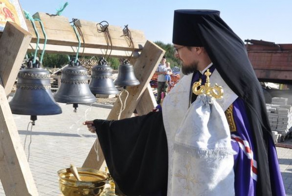 Епископ Флавиан освятил колокола для Георгиевского храма села Троицкое