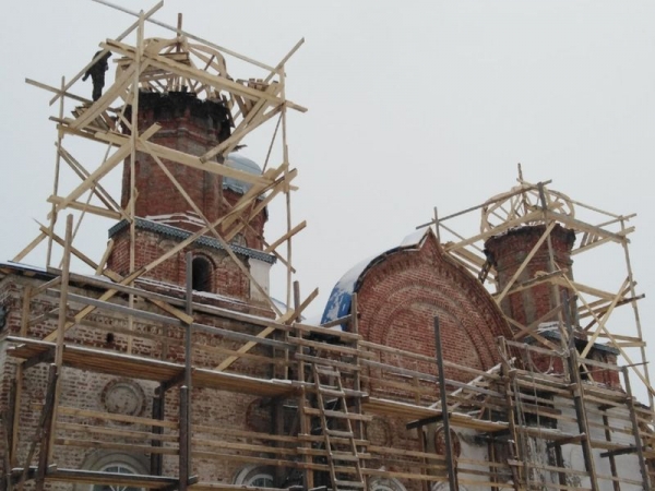 В селе Кичменгский Городок восстанавливается пострадавший от пожара Успенский храм
