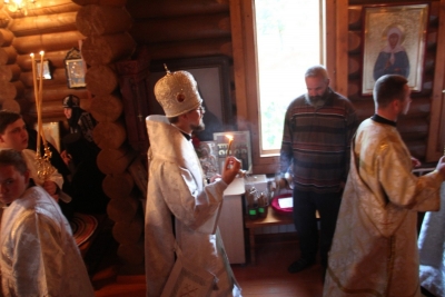 Епископ Флавиан возглавил вечернее богослужение в Ново-Леушинском женском монастыре