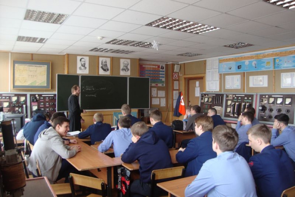 В Вологодском индустриально-транспортном техникуме прошла беседа о нравственных ценностях и десяти заповедях