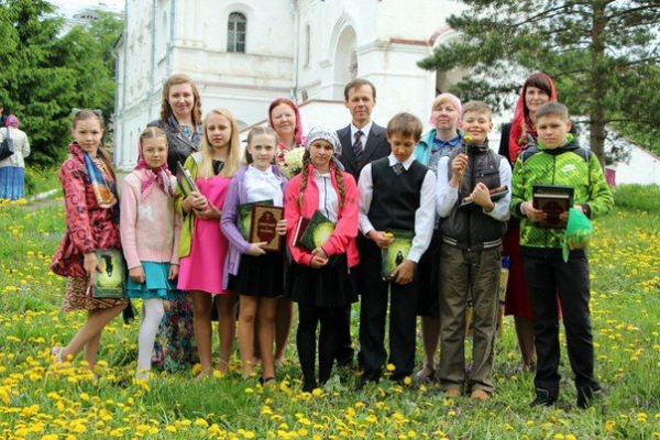 В воскресной школе Никольского храма во Владычной слободе состоялся выпускной