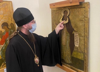 Епископ Игнатий посетил Выставочный зал города Череповца