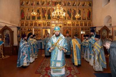 В день праздника Похвалы Пресвятой Богородицы митрополит Игнатий совершил Литургию в Горне-Успенском женском монастыре