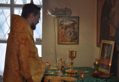 Епископ Флавиан совершил Божественную литургию в Свято-Троицком храме поселка Липин Бор
