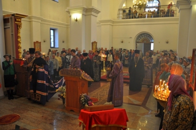 Епископ Флавиан возглавил праздничную Божественную литургию в кафедральном соборе святых Афанасия и Феодосия Череповецких