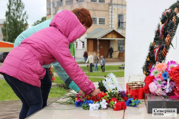 Жители села Устье молитвенно почтили память защитников Отечества