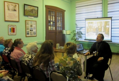 В православном миссионерском киноклубе «Покров» прошла беседа о духовной поэзии иеромонаха Романа (Матюшина)