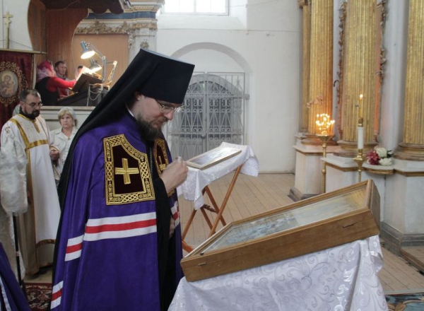 Епископ Флавиан совершил праздничное богослужение в престольный праздник Преображенского собора города Белозерска