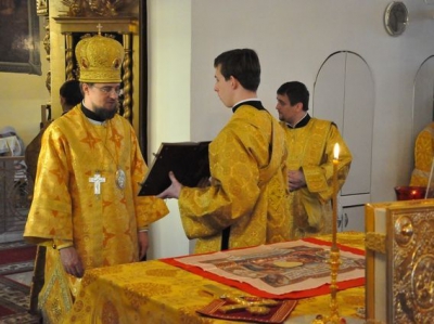 Епископ Флавиан возглавил Божественную литургию в храме Архиерейского Воскресенского подворья
