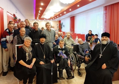 Епископ Флавиан поздравил с Рождеством Христовым жильцов Первомайского психоневрологического интерната