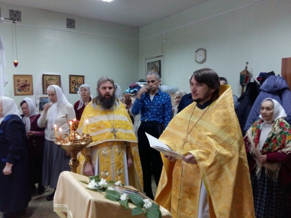 В храме святителя Тихона Московского города Череповца состоялась Божественная литургия