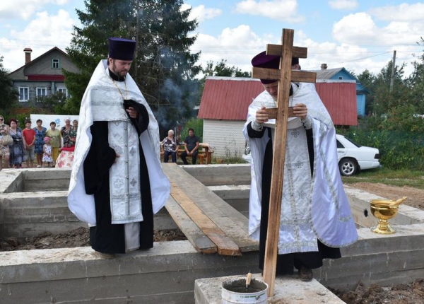 Совершен чин закладки храма в поселке Огарково Вологодского района