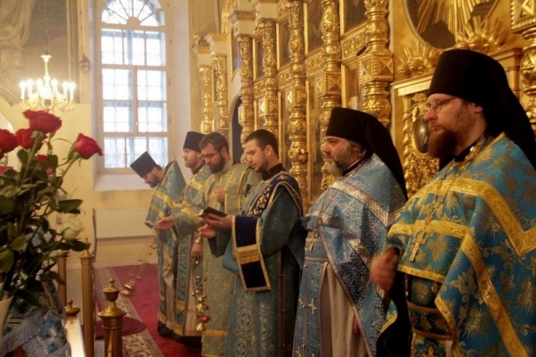 В день празднования образа Божией Матери «Скоропослушница» епископ Флавиан совершил Литургию в Архиерейском Воскресенском подворье