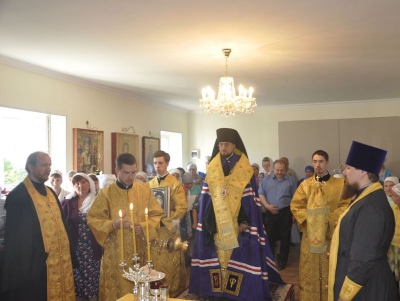 Епископ Флавиан совершил всенощное бдение в Петропавловском храме города Бабаево