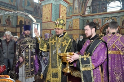 В пятницу первой седмицы Великого поста епископ Флавиан возглавил Литургию Преждеосвященных Даров