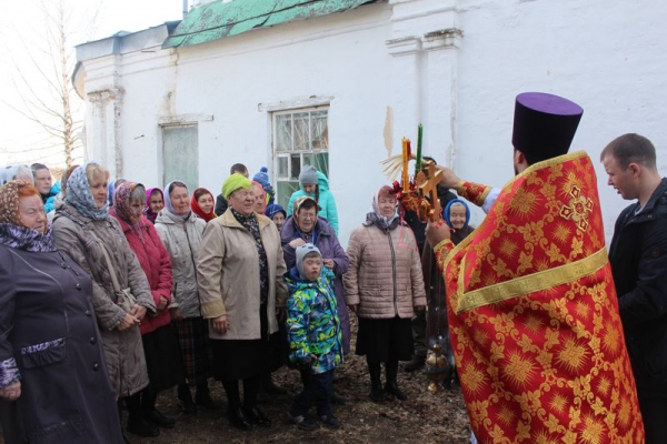 Прихожанок Свято-Троицкого храма села Кубенское поздравили с днем Жен Мироносиц