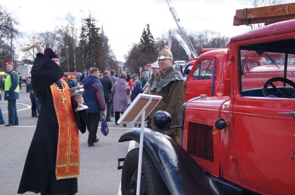 Иерей Андрей Иванов принял участие в городском мероприятии по случаю Дня пожарной охраны России