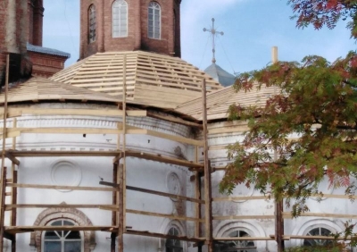 Продолжаются работы по восстановлению Успенского храма в селе Кичменгский Городок