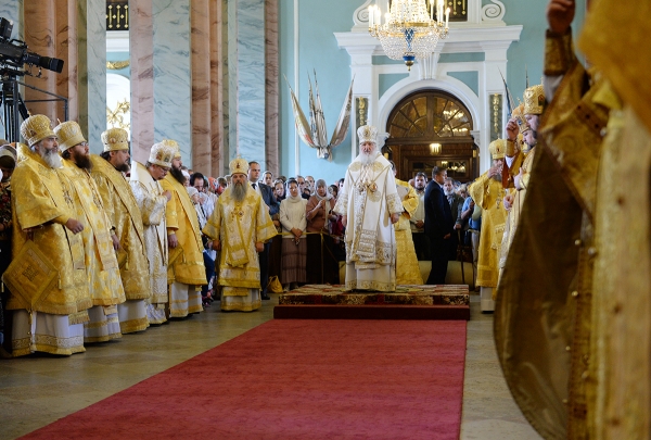 Епископ Игнатий сослужил Святейшему Патриарху Кириллу за Литургией в Петропавловском соборе Санкт-Петербурга