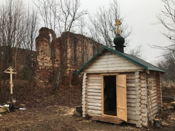 В Харовском благочинии состоялось освящение часовни в честь преподобного Онуфрия Катромского