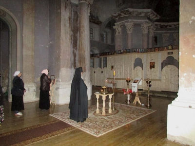 В верхнем храме Вознесенского собора Спасо-Суморина монастыря состоялось первое богослужение