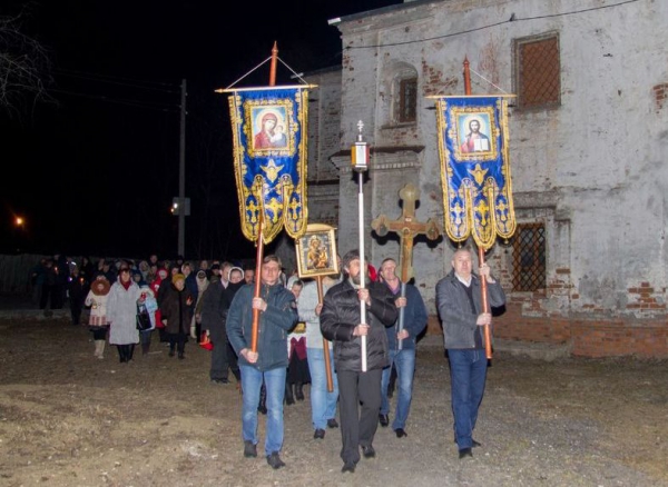 Прихожане вологодского храма святителя Иоанна Златоуста встретили Светлое Христово Воскресение