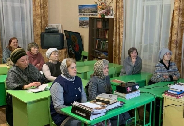 В воскресной школе Прокопиевского собора состоялось итоговое занятие по изучению основных церковных богослужений
