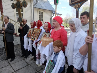 Прихожане Вознесенского храма города Сокола поздравили настоятеля с днем Ангела