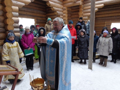 В Свято-Троицком храме села Городище прошел молебен с водоосвящением