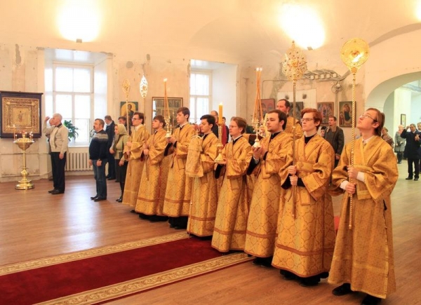 В воскресный день семинаристы помолились в главном храме Вологодской духовной семинарии