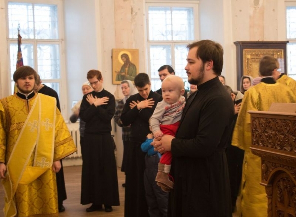 В воскресный день семинаристы помолились в главном храме Вологодской духовной семинарии