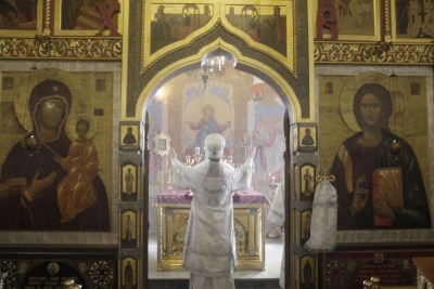 В Лазареву субботу епископ Флавиан совершил Литургию в храме Рождества Христова в Череповце