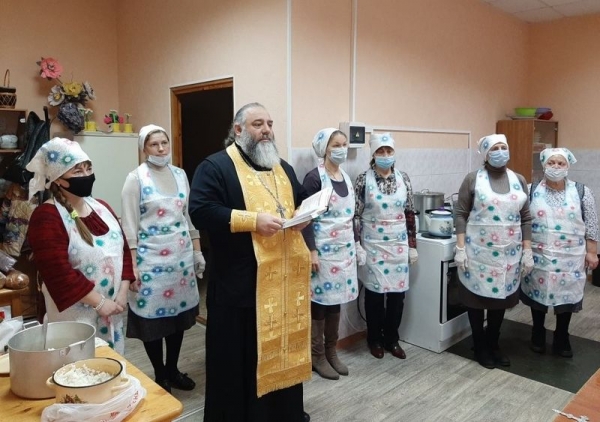 В Череповецкой епархии провели благотворительную акцию для жильцов Комплексного социального центра «Забота»