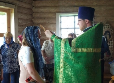 В день Пятидесятницы в деревне Лодейка состоялось праздничное богослужение