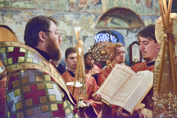 Митрополит Игнатий совершил всенощное бдение накануне дня Усекновения главы Пророка, Предтечи и Крестителя Господня Иоанна