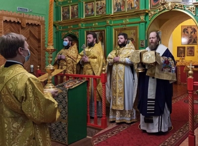 Митрополит Савва совершил Божественную литургию в Троицком храме села Кубенского