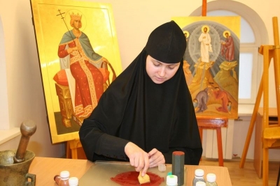 Идет работа по написанию икон для восстанавливаемого Преображенского собора Спасо-Суморина монастыря