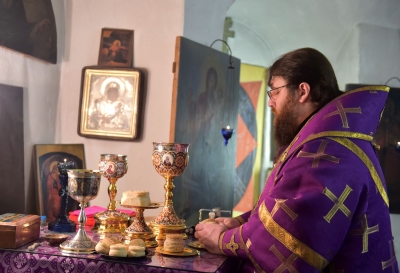 В субботу первой седмицы Великого поста митрополит Игнатий возглавил Божественную литургию в Андреевском храме Вологды