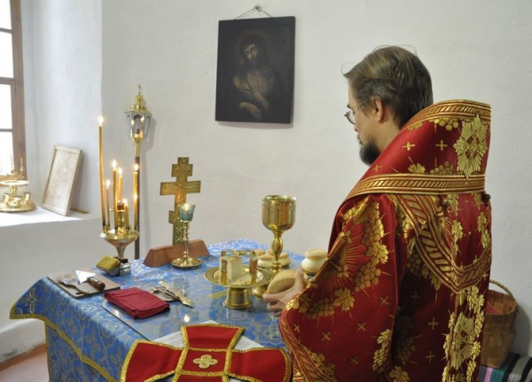 Епископ Флавиан совершил Литургию в день памяти святителя Алексия Московского