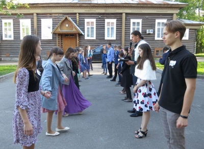 В воскресной школе Архиерейского Воскресенского подворья состоялся танцевальный вечер