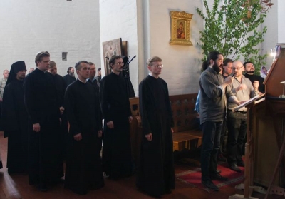 В канун праздника Святой Троицы студенты семинарии молились в Спасо-Прилуцком Димитриевом монастыре