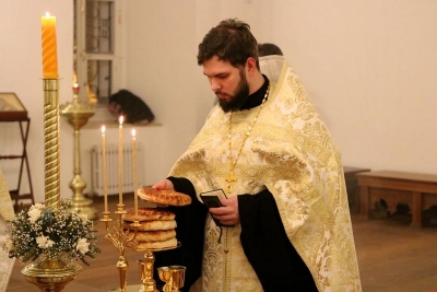 В праздник Обрезания Господня студенты семинарии молились за богослужением в Воскресенском кафедральном соборе Вологды