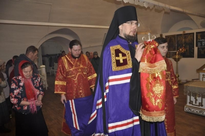 Епископ Флавиан совершил всенощное бдение в храме Богоявления города Белозерска