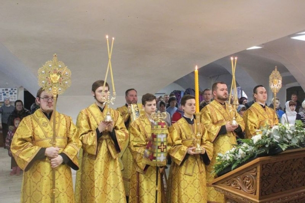 Богослужение в Воскресенском кафедральном соборе возглавил митрополит Вологодский и Кирилловский Игнатий