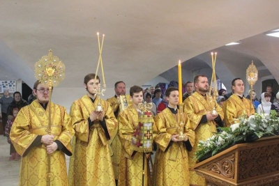 Богослужение в Воскресенском кафедральном соборе возглавил митрополит Вологодский и Кирилловский Игнатий