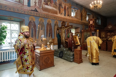 Всенощное бдение митрополит Игнатий совершил в храме Покрова на Козлене