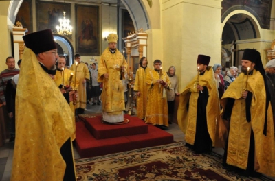Епископ Череповецкий и Белозерский Флавиан совершил всенощное бдение накануне праздника в честь святых апостолов Петра и Павла