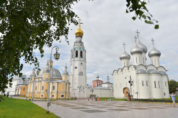 В Ильин день митрополит Игнатий совершил Литургию в Софийском соборе и рукоположил студента Курской духовной семинарии во диакона